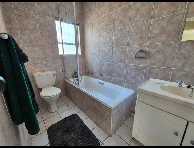 2 BEDROOM APARTMENT FOR SALE IN NEW REDRUTH